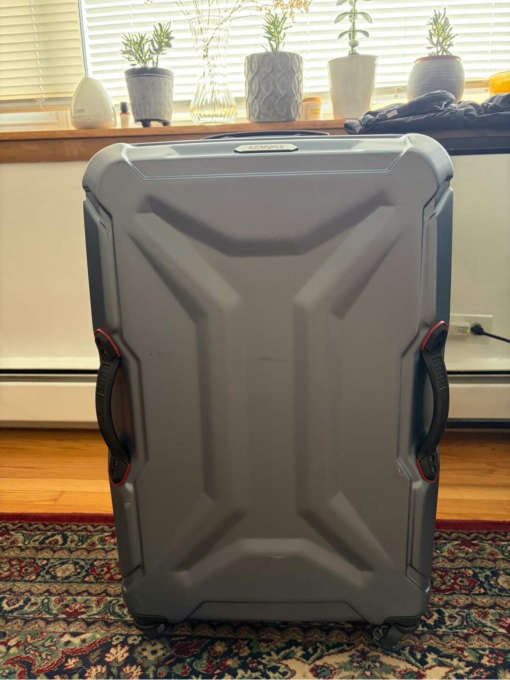 American Tourister Cargo Max Hardside Spinner Luggage in slate blue, 28’